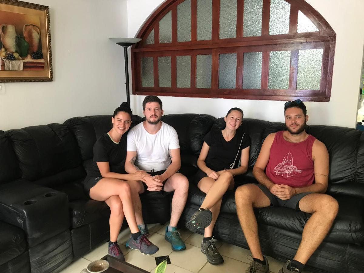 El Callejon Guest House Leon Ngoại thất bức ảnh
