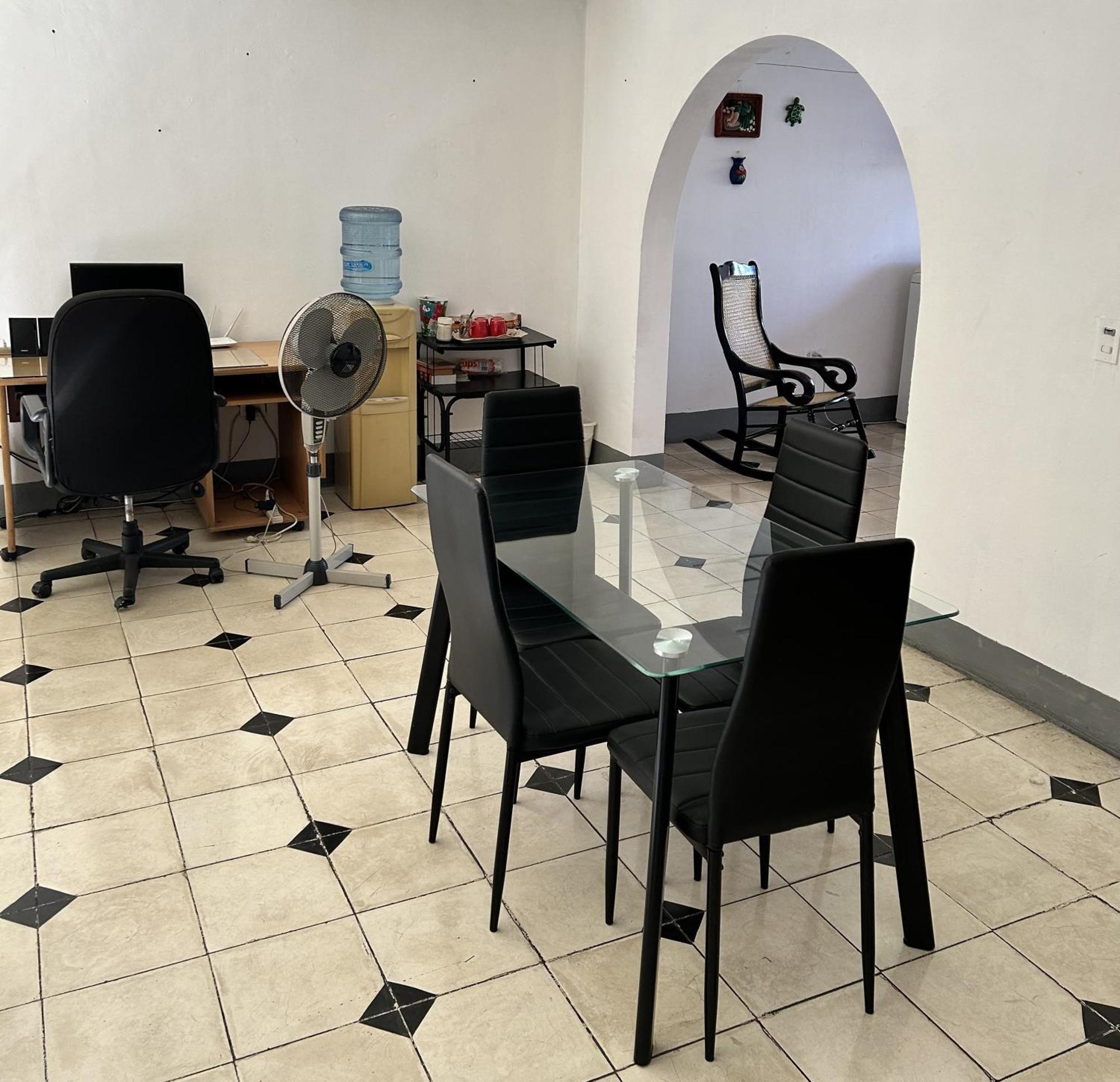 El Callejon Guest House Leon Ngoại thất bức ảnh